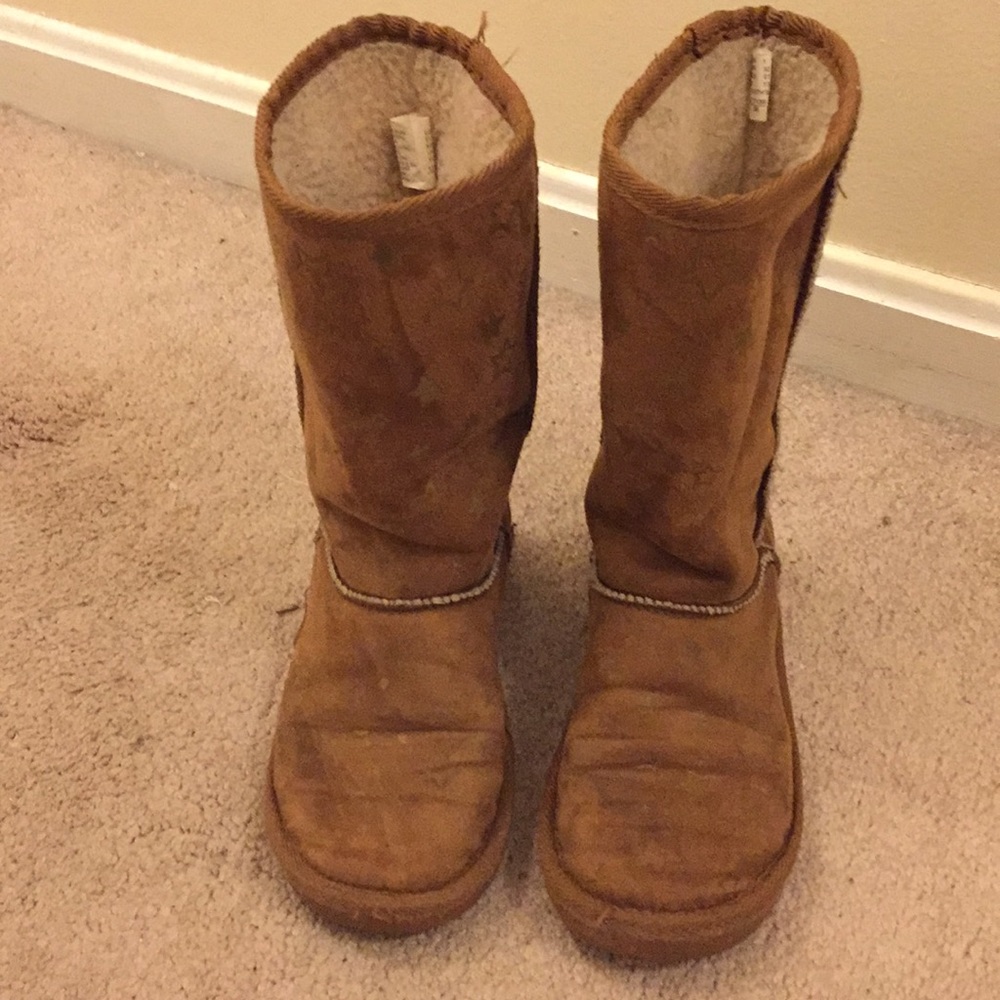Cute tan boots with gold stars super comfy